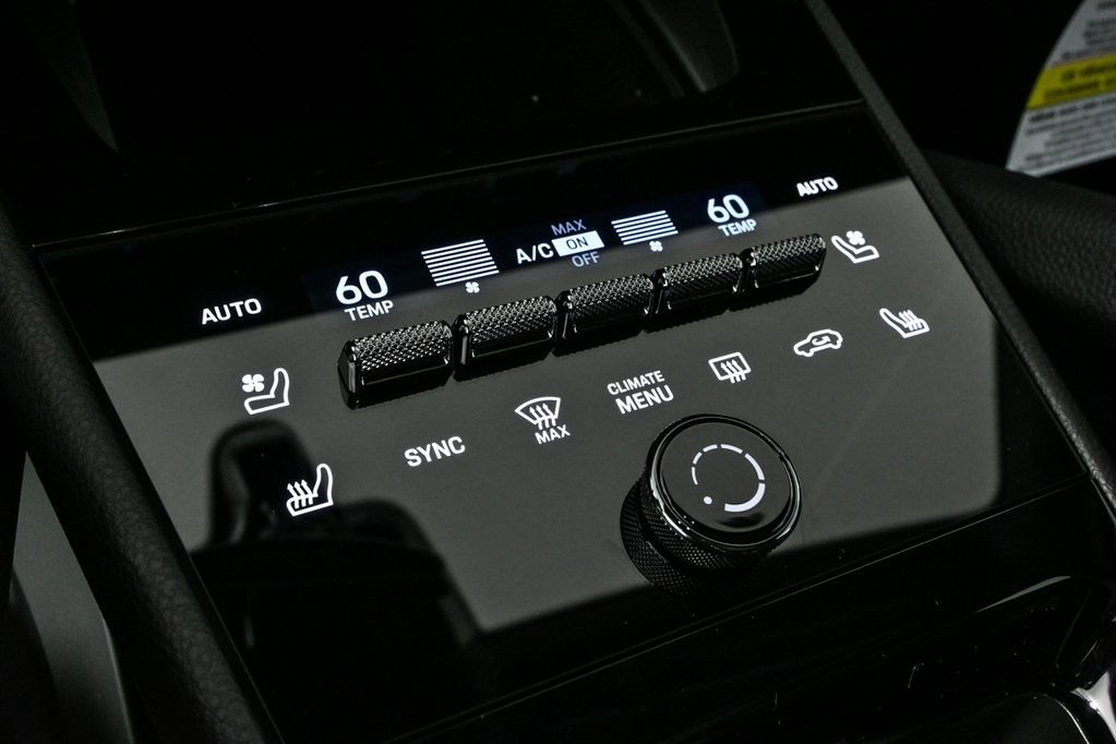 Certified 2025 Porsche Cayenne image 17