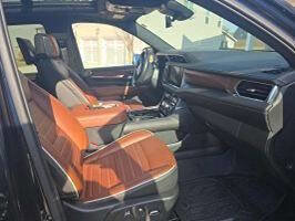 Used 2024 GMC Yukon Denali Ultimate image 8