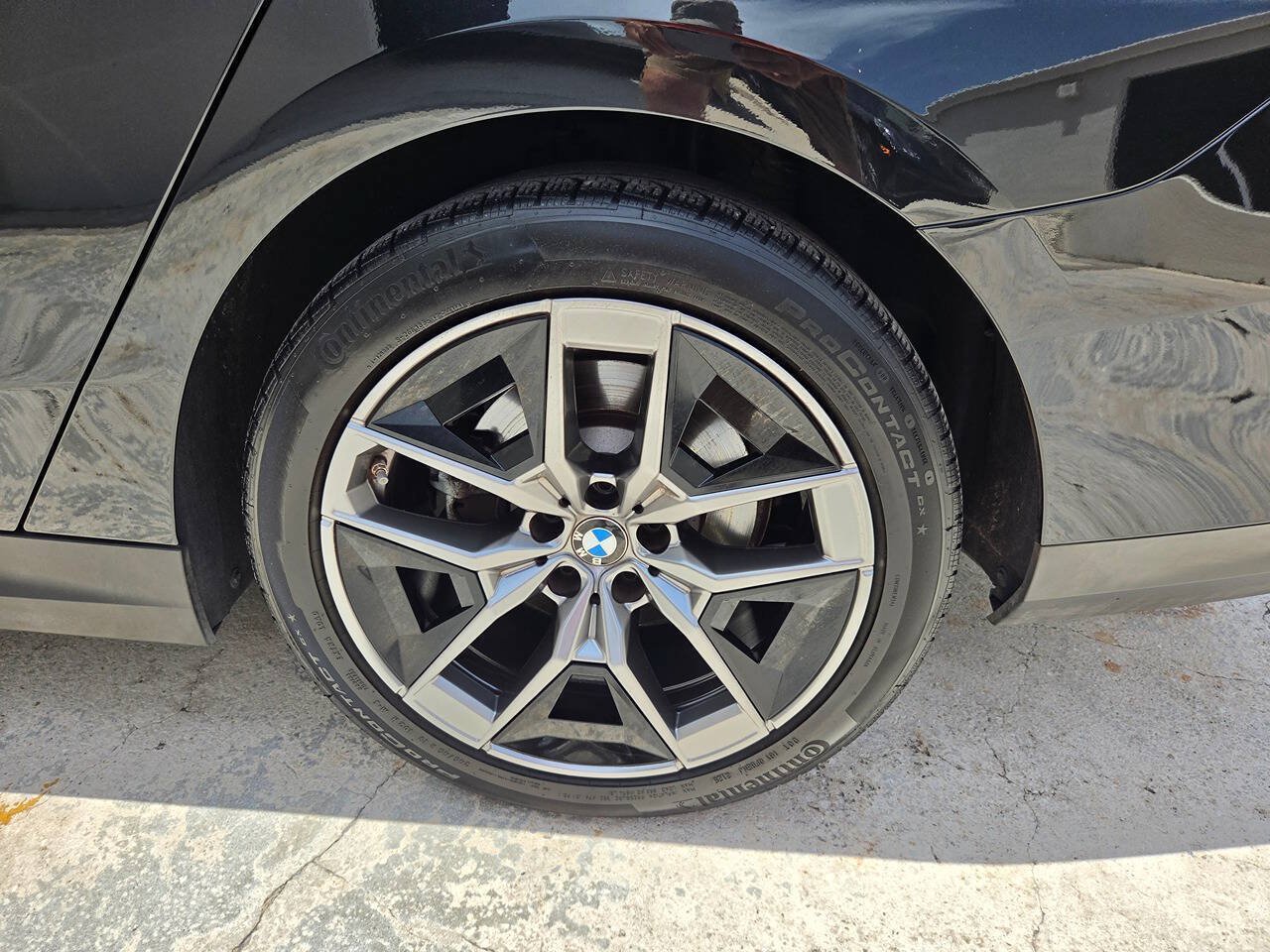 Used 2026 BMW 530i xDrive AWD/4WD image 16