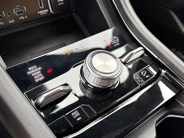 Used 2023 Jeep Grand Cherokee L Summit w/ Luxury Tech Group V image 14