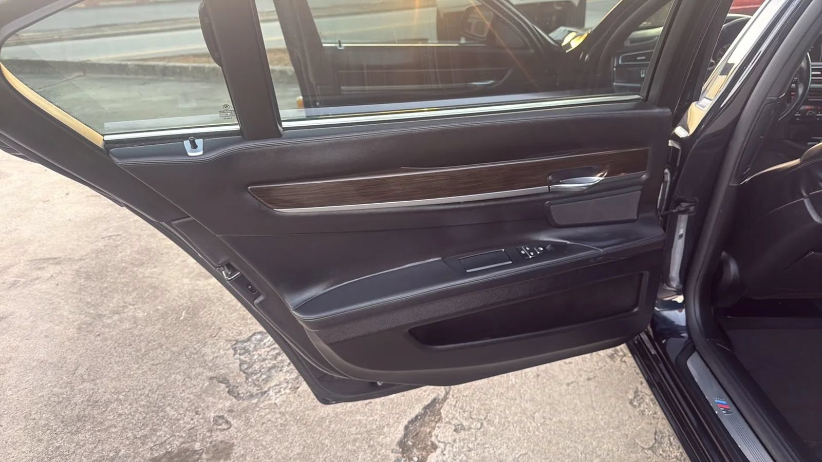 Used 2014 BMW 750Li xDrive AWD/4WD image 12