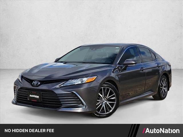 Used 2023 Toyota Camry XLE FWD image 1