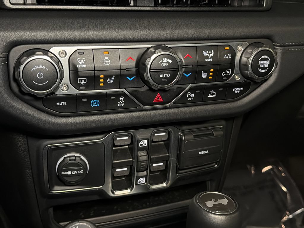 Used 2024 Jeep Wrangler High Altitude AWD/4WD image 29