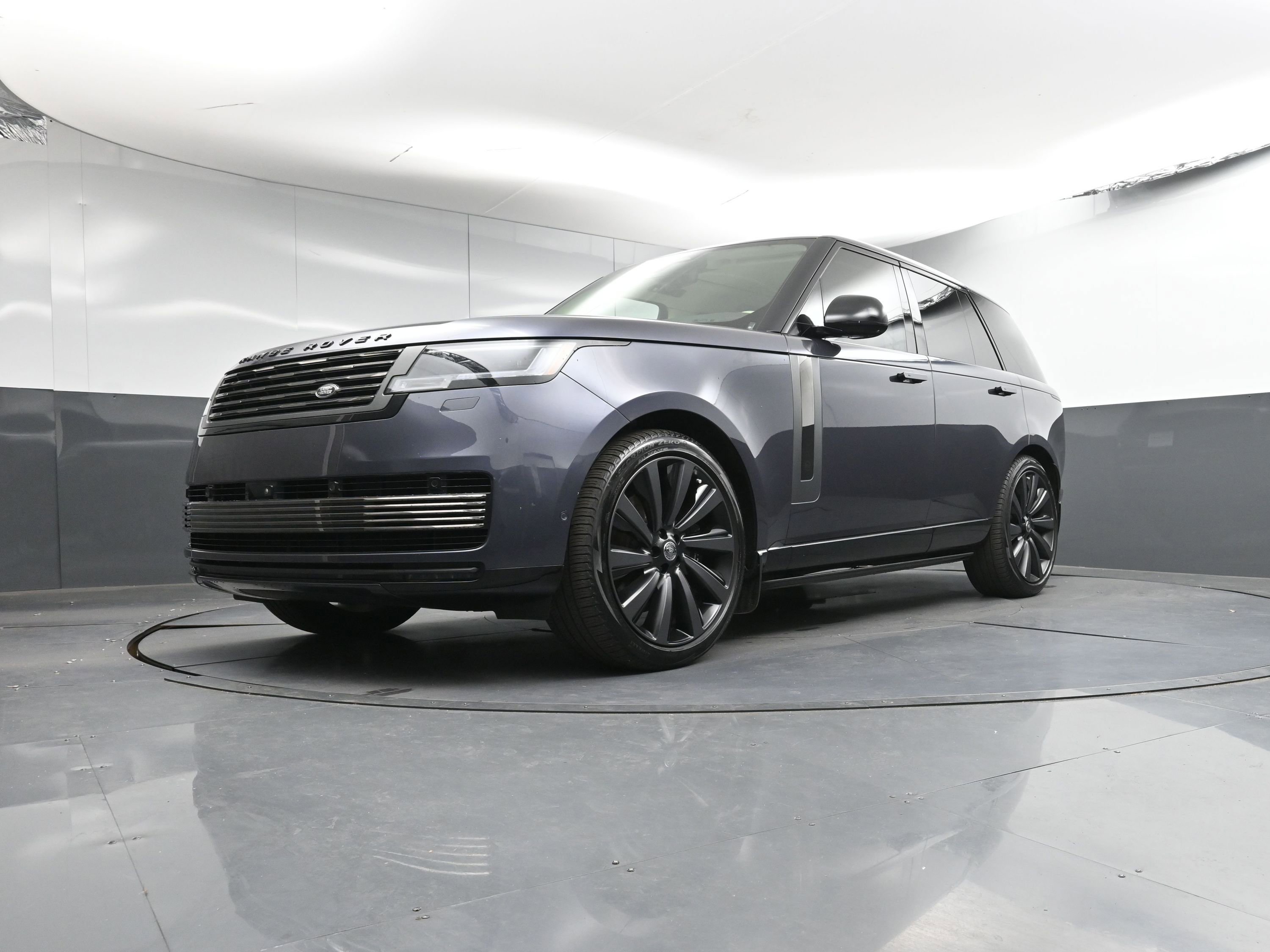 Used 2024 Land Rover Range Rover SV image 31