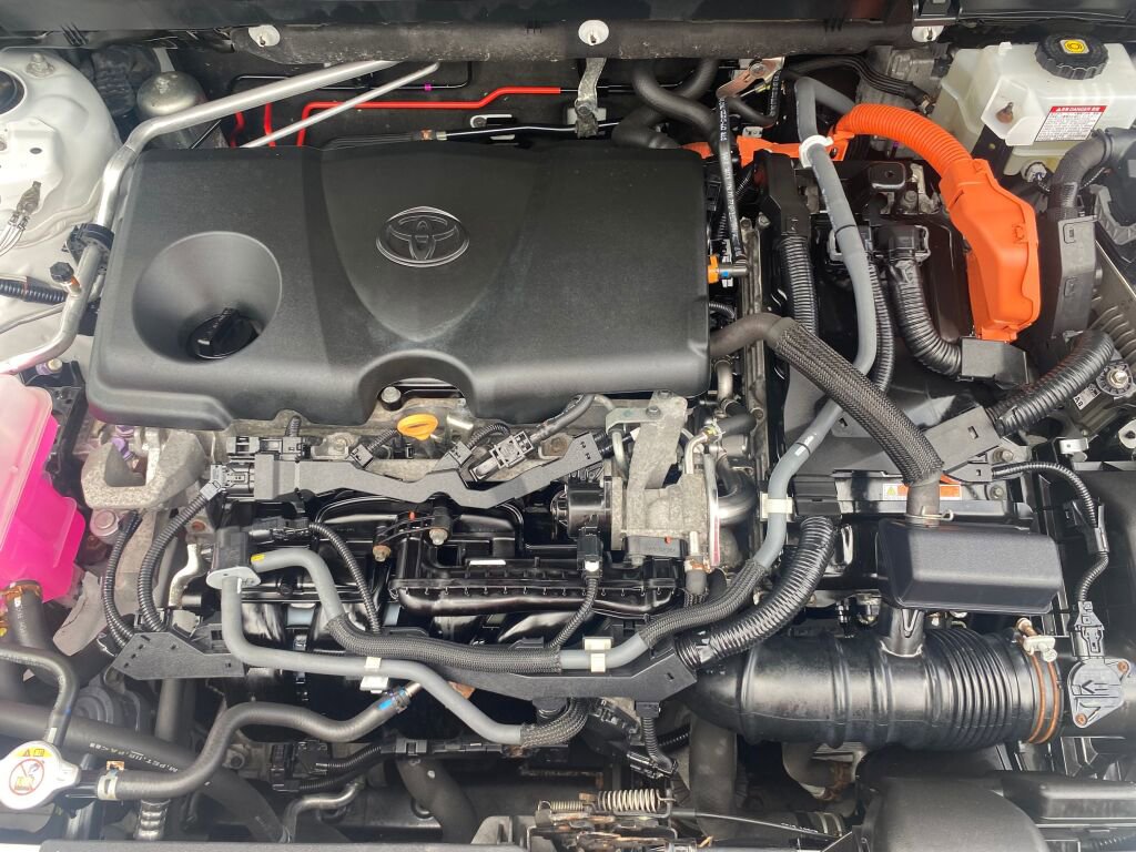 Used 2020 Toyota RAV4 LE w/ Carpet Mat Package image 31