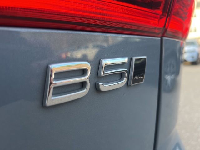 Certified 2023 Volvo XC60 B5 Plus AWD/4WD image 16