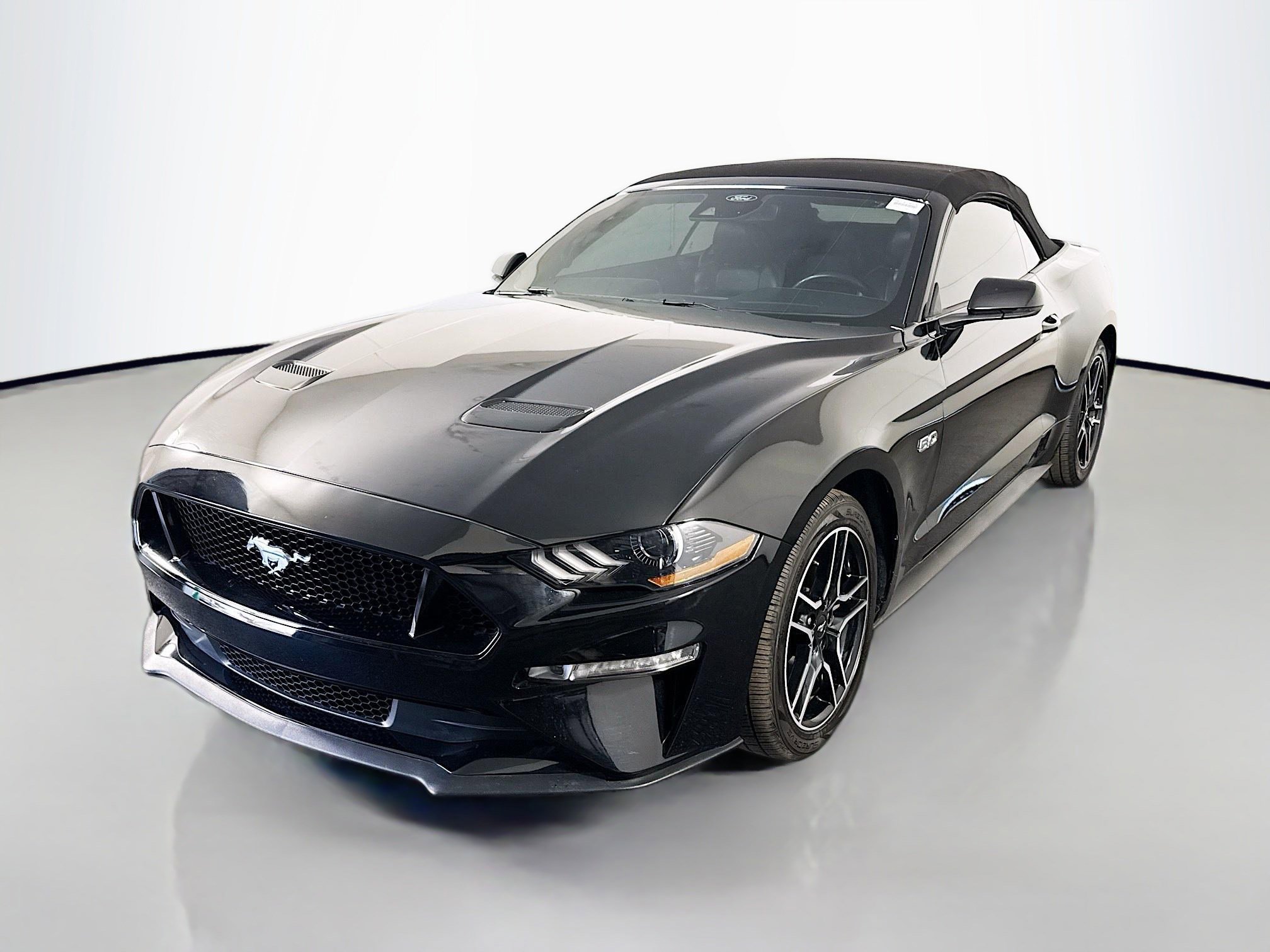 Used 2021 Ford Mustang GT Premium w/ Equipment Group 401A image 4