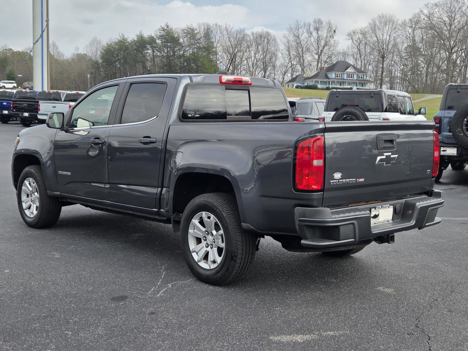 Used 2017 Chevrolet Colorado LT w/ LT Convenience Package image 5