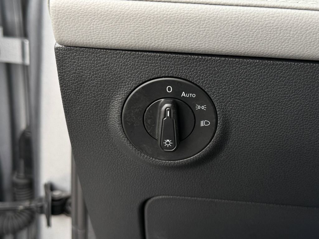 Used 2024 Volkswagen Taos SE image 36