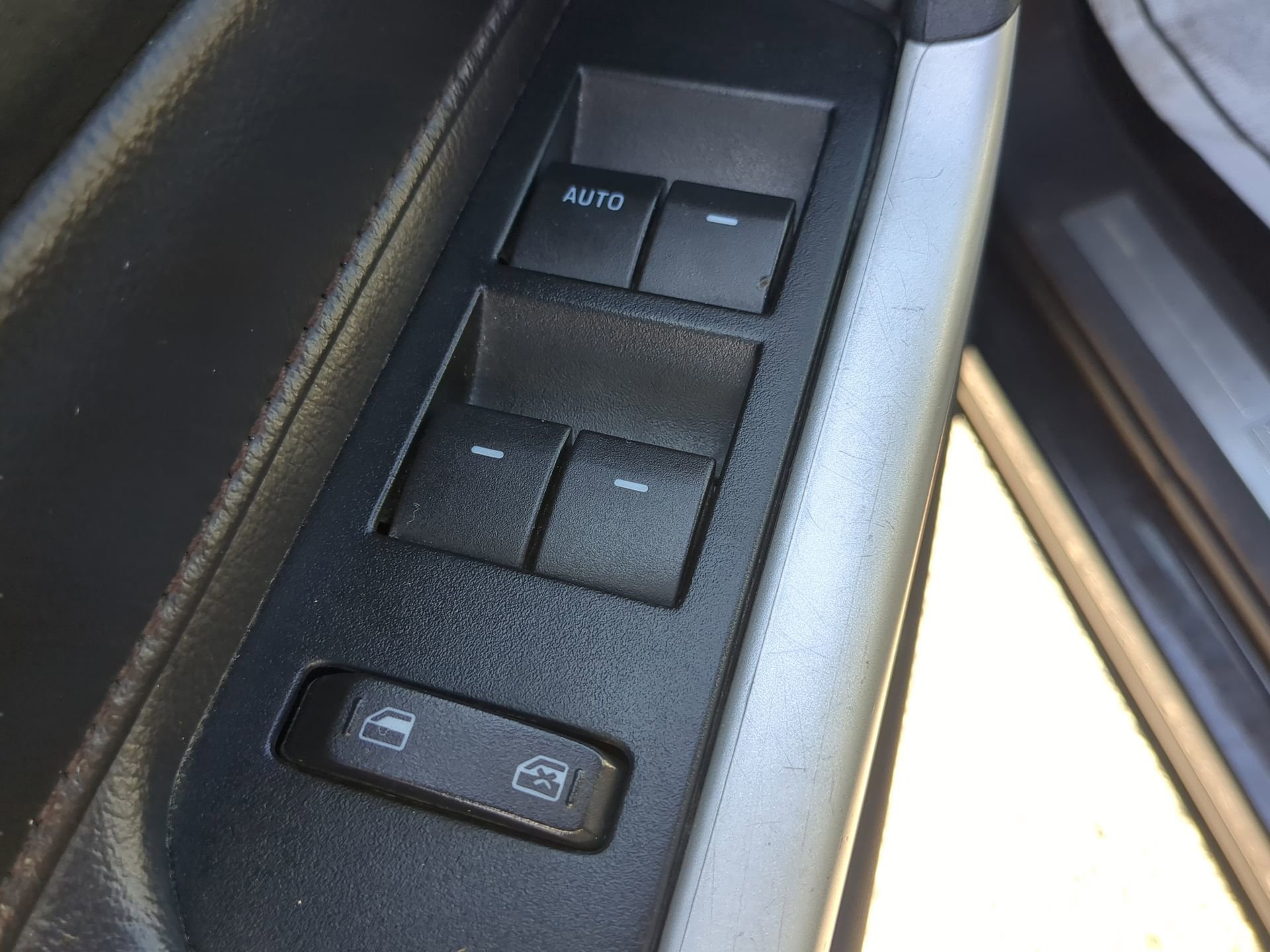 Used 2012 Ford Edge Limited w/ Driver Entry Pkg FWD image 48