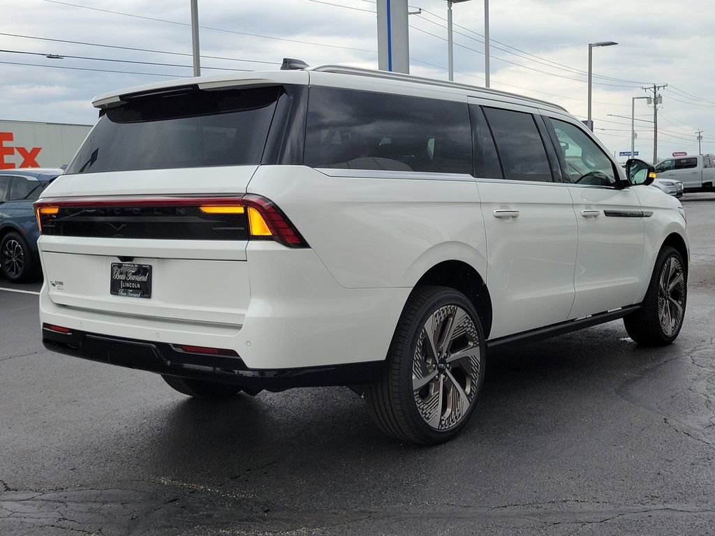 New 2026 Lincoln Navigator L Black Label AWD/4WD image 4