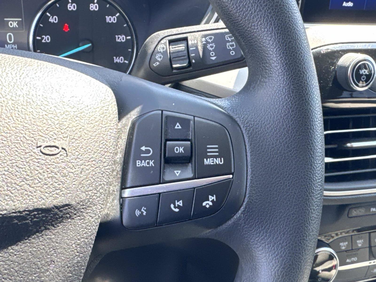 Used 2022 Ford Escape SE w/ SE Sport Appearance Package image 18