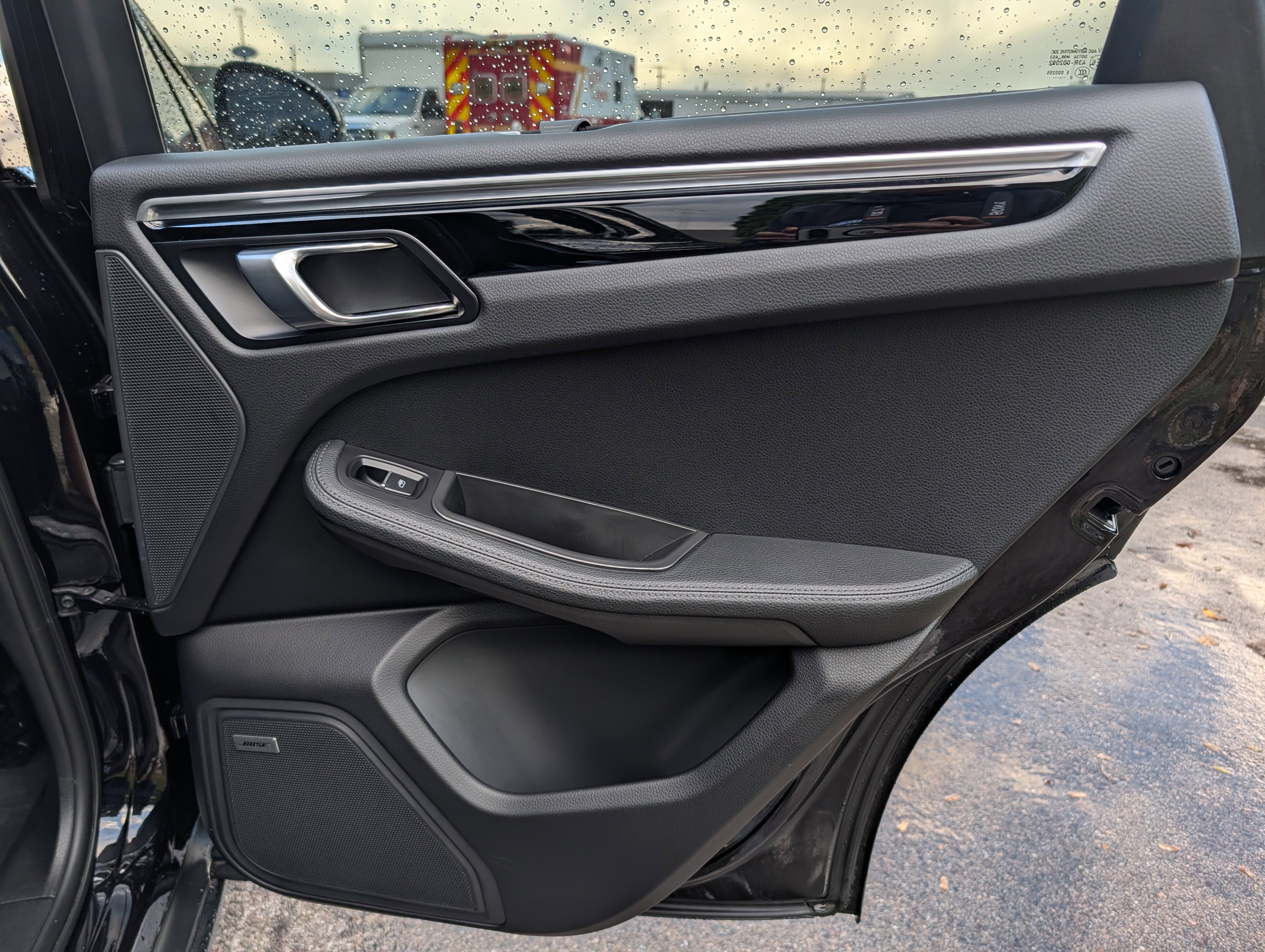 Used 2020 Porsche Macan S image 37