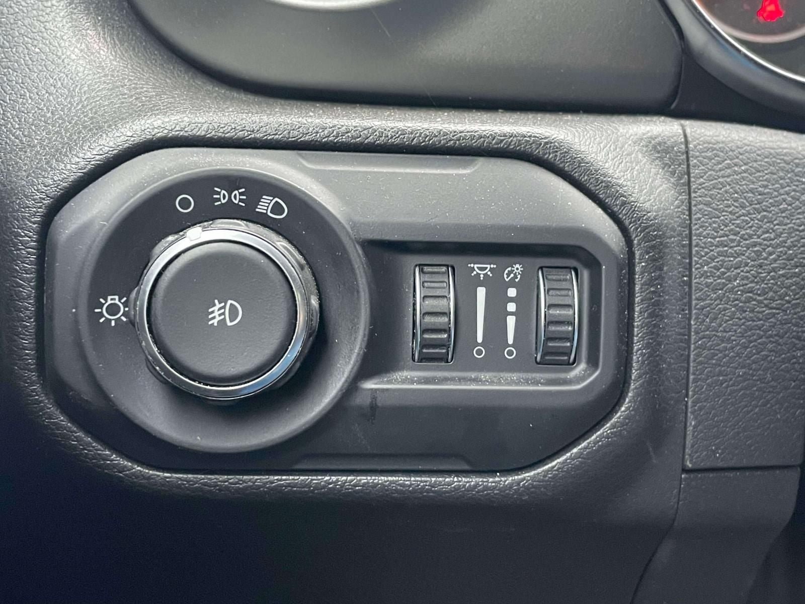 Used 2022 Jeep Wrangler Sport AWD/4WD image 17