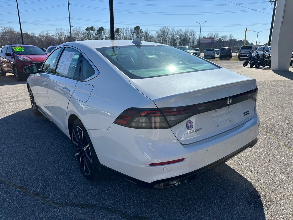 Used 2024 Honda Accord Touring image 3