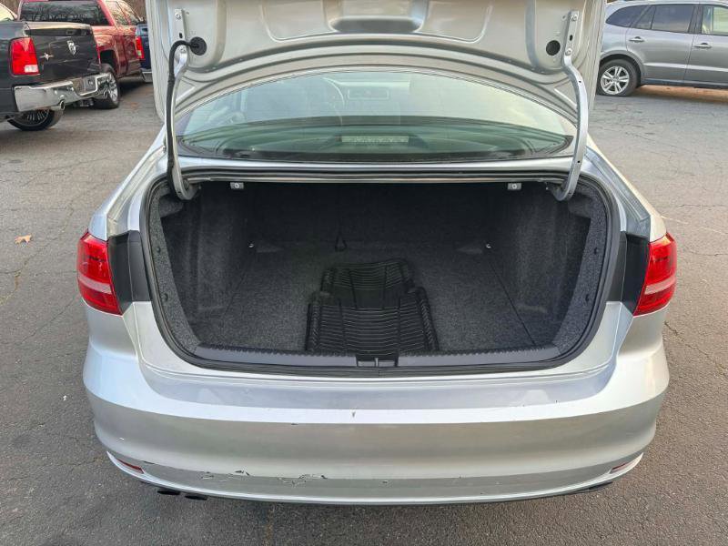 Used 2015 Volkswagen Jetta SE FWD image 21