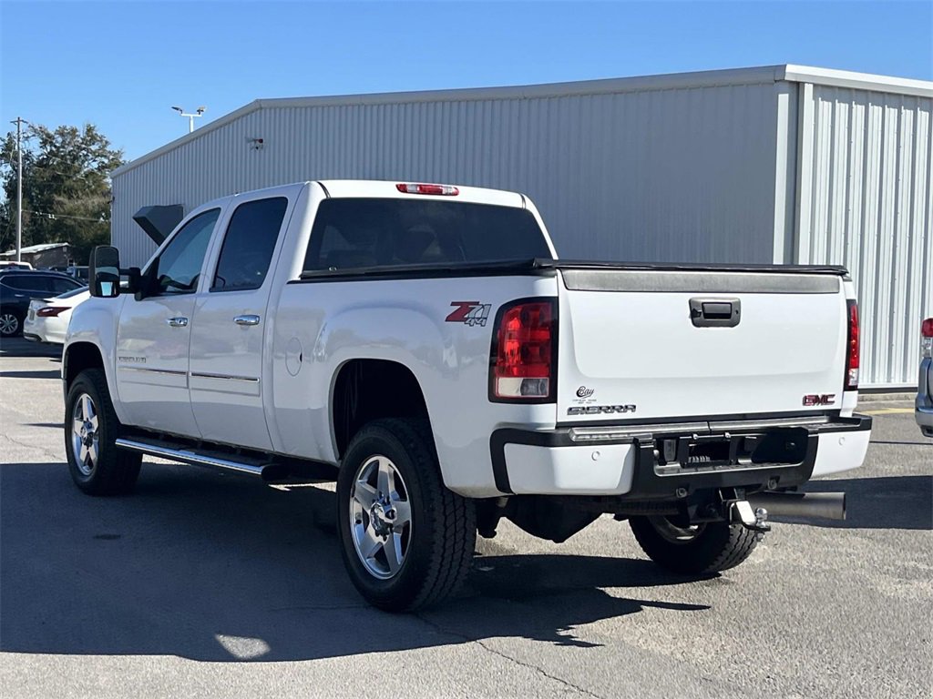 Used 2014 GMC Sierra 2500 Denali w/ Suspension Package, Off-Road image 3