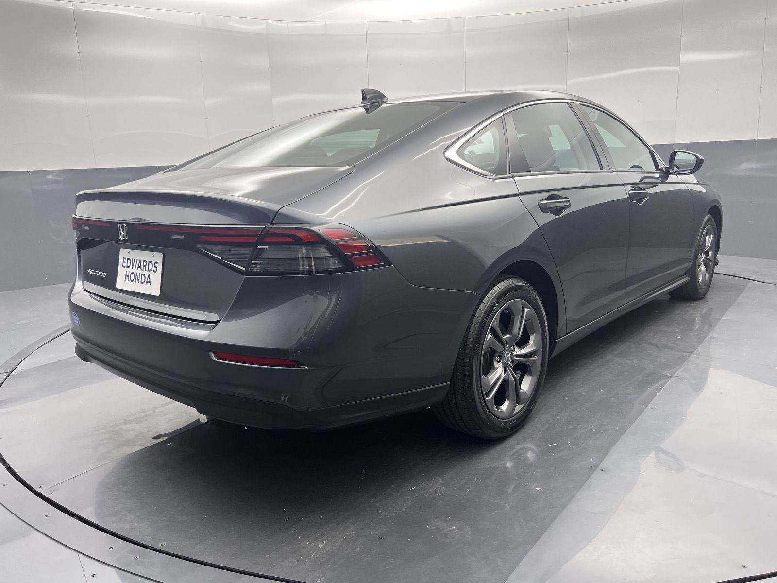 Certified 2023 Honda Accord EX image 31