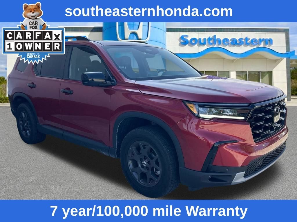 Used 2025 Honda Pilot TrailSport image 3