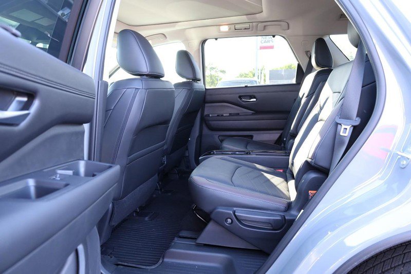 New 2025 Nissan Pathfinder Platinum image 25