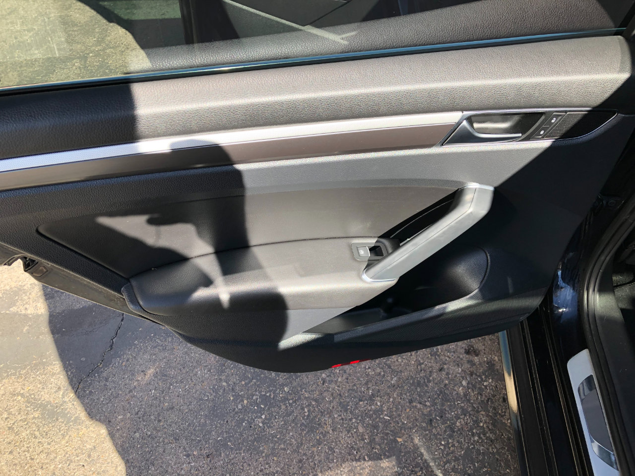 Used 2017 Volkswagen Passat 1.8T R-Line image 23