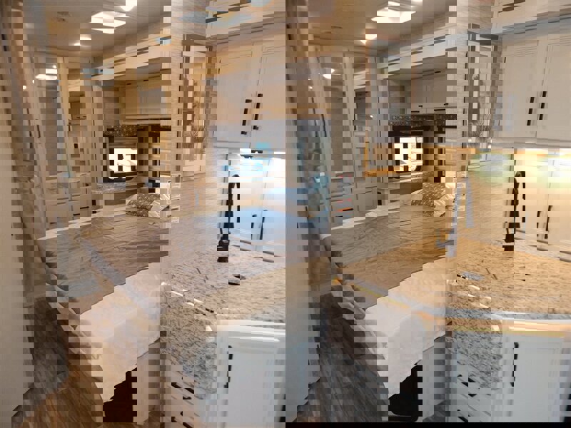 Used 2022 Ford E-450 and Econoline 450 Super Duty w/ Motorhome Prep Package image 41