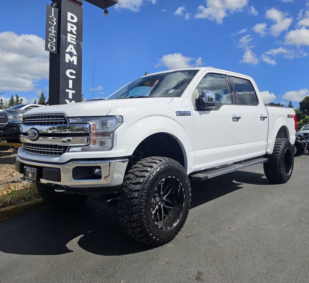 Used 2020 Ford F150 Lariat w/ Equipment Group 502A Luxury AWD/4WD image 2
