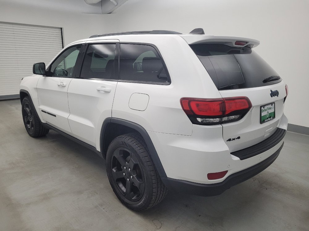 Used 2018 Jeep Grand Cherokee Laredo AWD/4WD image 3