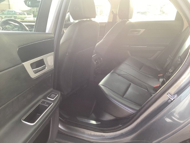 Used 2018 Jaguar XF Premium image 7