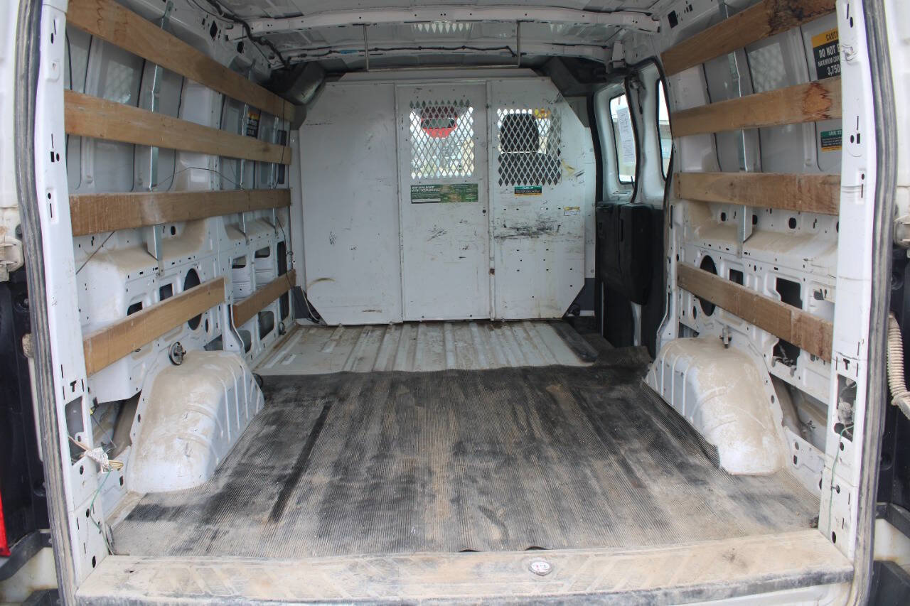 Used 2015 Ford Transit 250 130 Low Roof w/ Exterior Upgrade Package RWD image 5