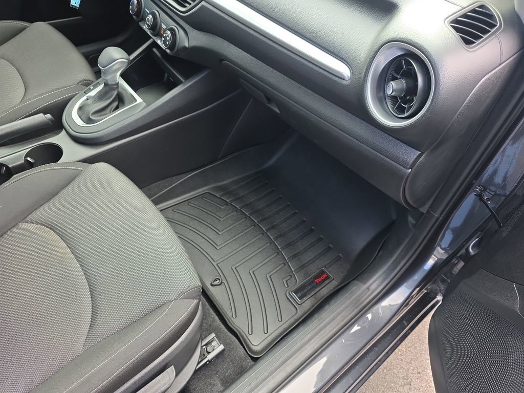 Used 2023 Kia Forte LXS image 17