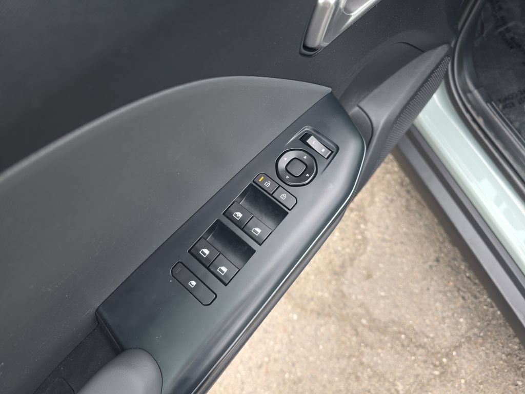 Used 2025 Kia K4 FWD image 11