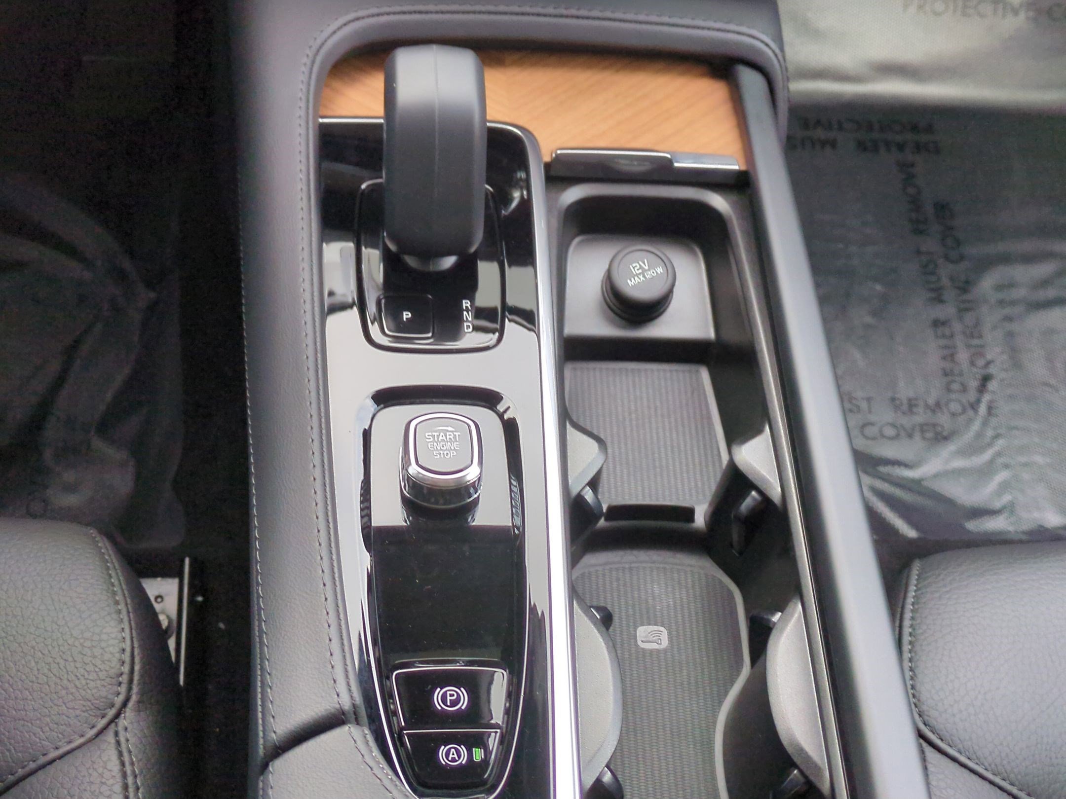 Used 2025 Volvo XC90 B6 Plus image 25