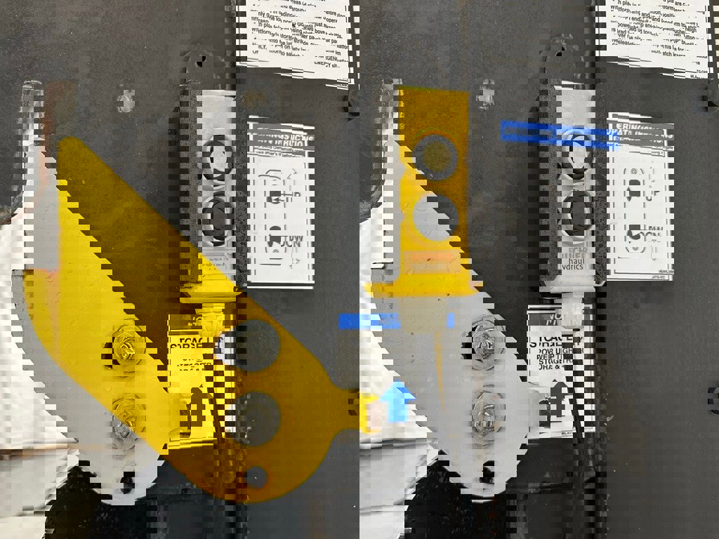 Used 2022 Chevrolet Express 3500 w/ Power Convenience Package image 34