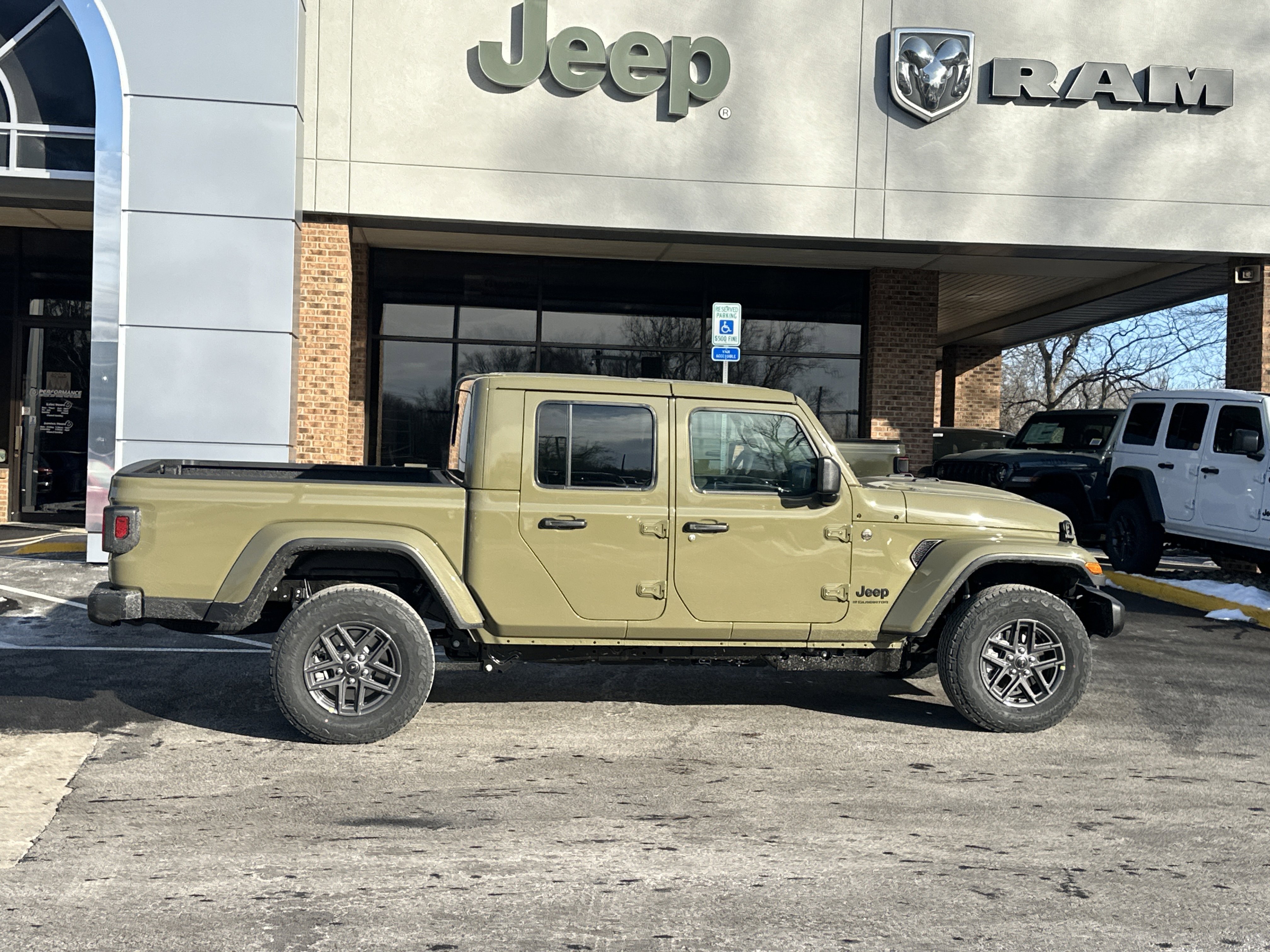 New 2026 Jeep Gladiator Sport image 17