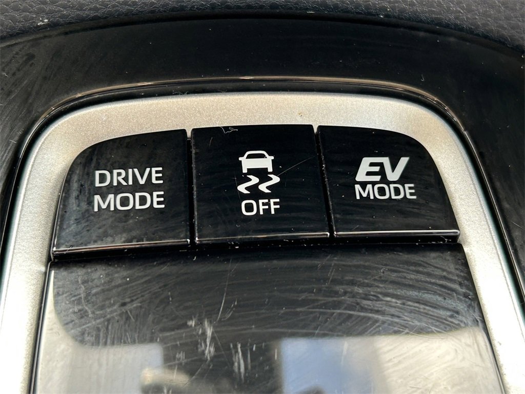 Certified 2025 Toyota Corolla LE image 23