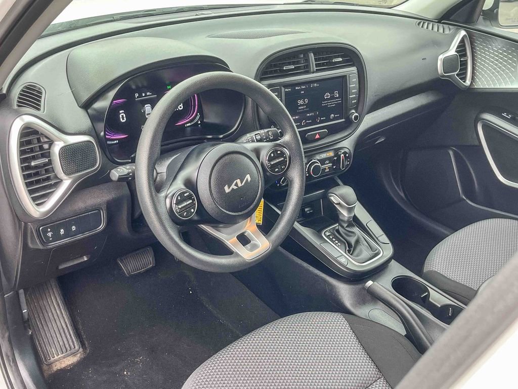 Used 2024 Kia Soul LX w/ Option Group 015 image 8