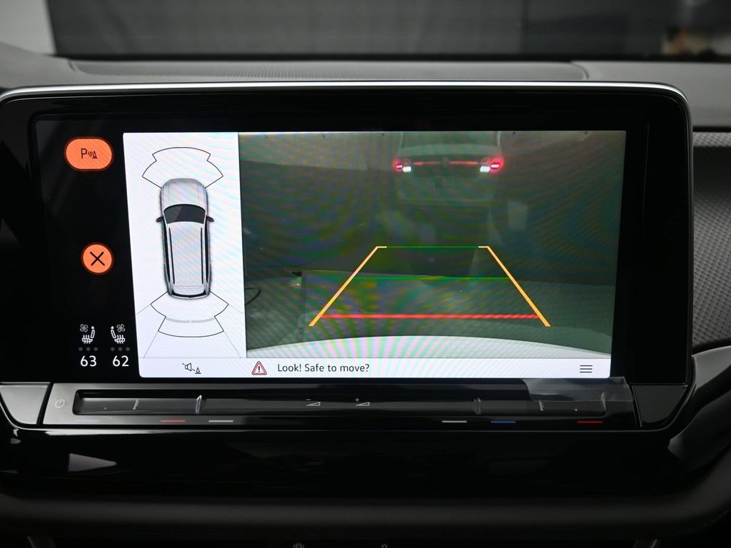 Used 2025 Volkswagen Atlas Peak Edition SE image 12