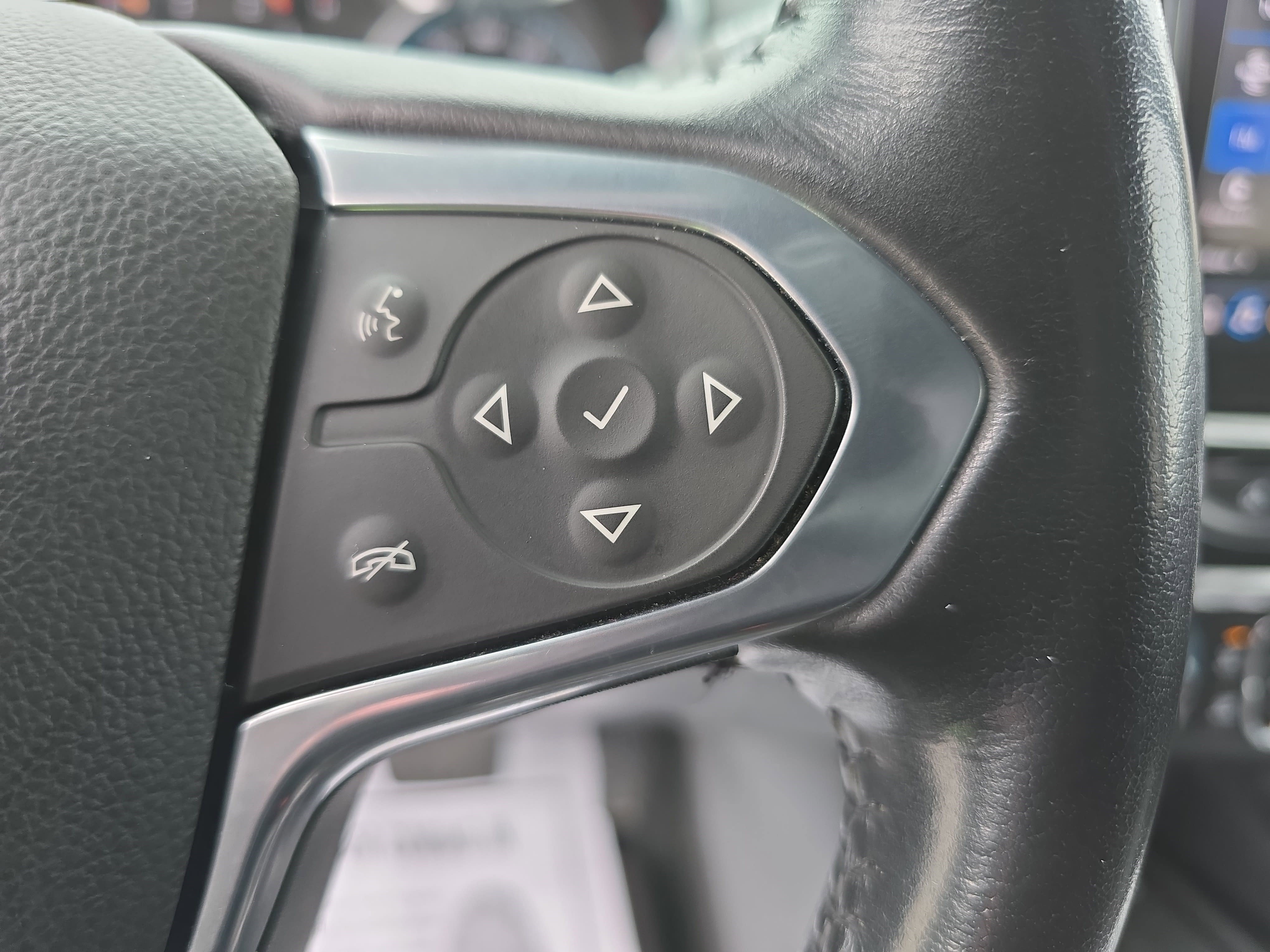 Used 2022 Chevrolet Traverse LT image 18