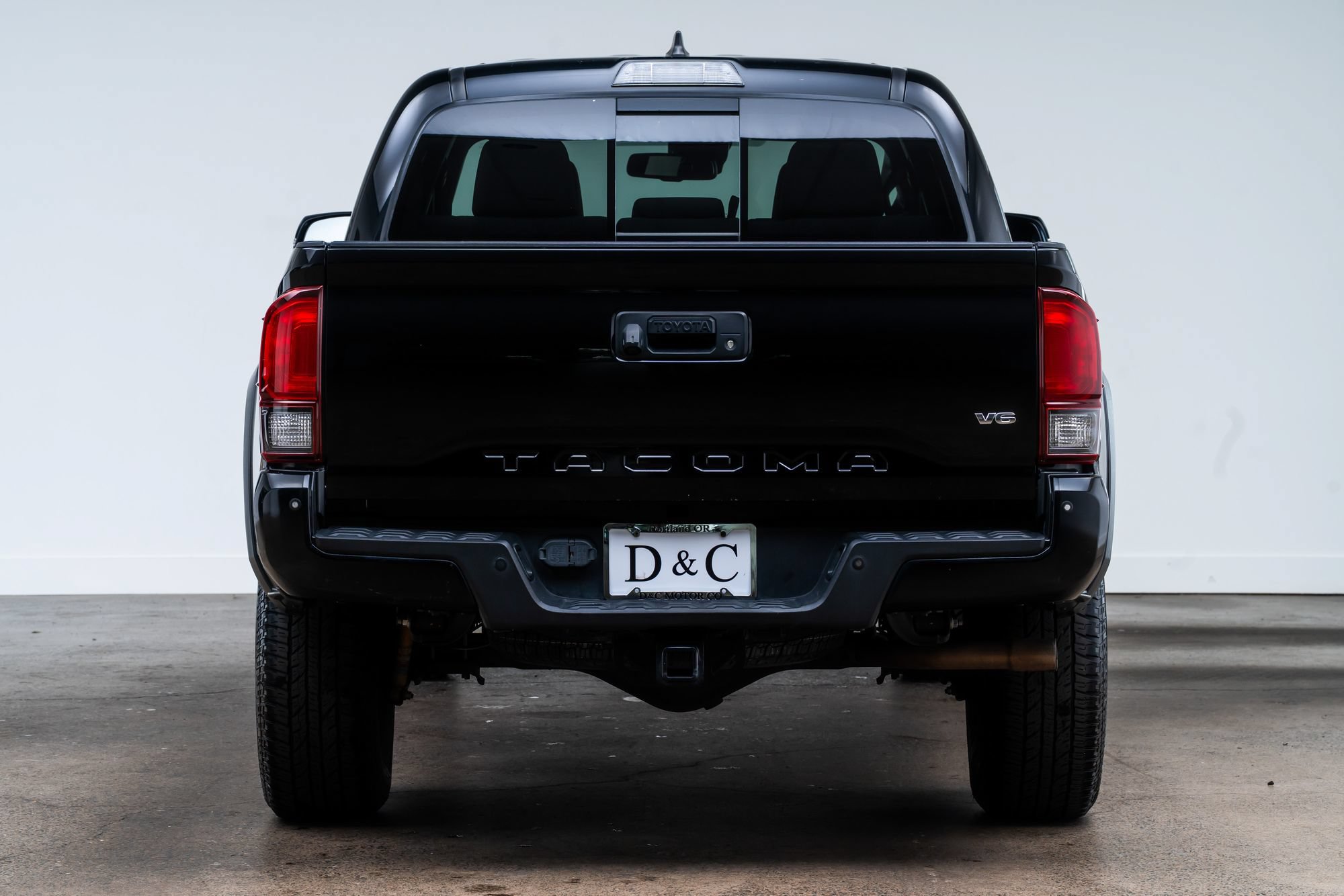 Used 2019 Toyota Tacoma TRD Off-Road w/ Technology Package AWD/4WD image 6