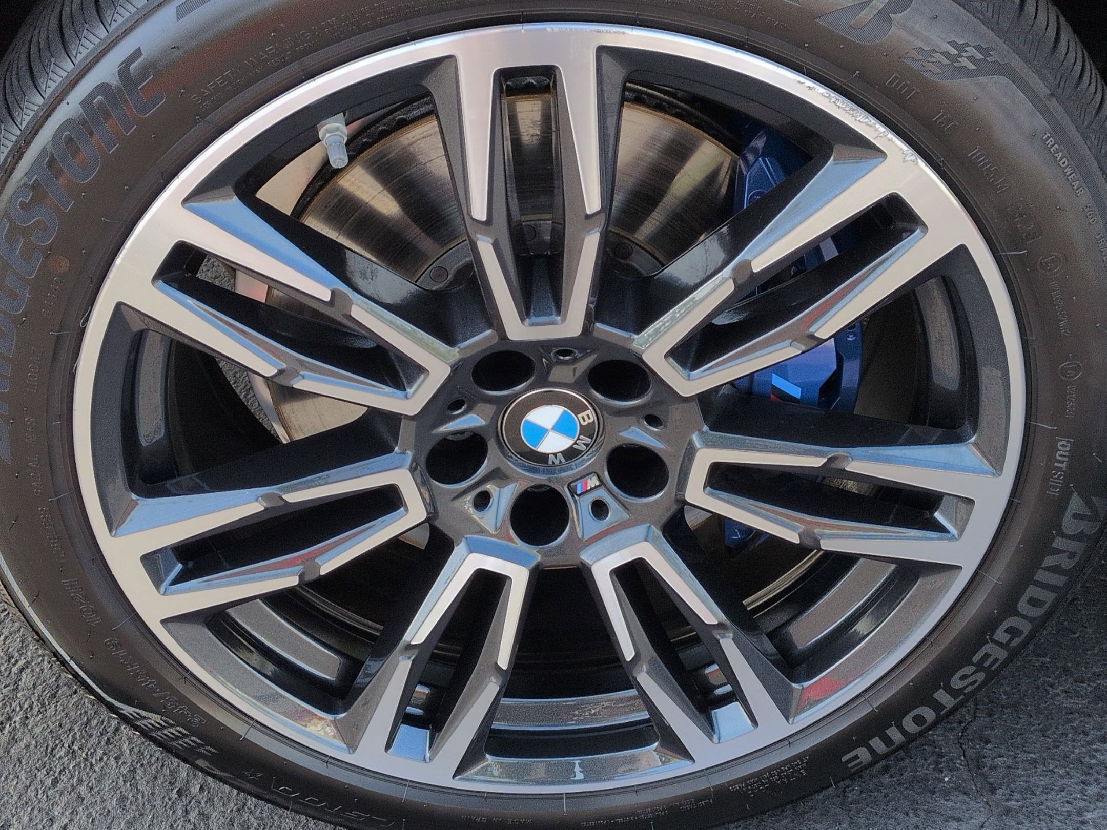 Used 2026 BMW 530i w/ M Sport Package RWD image 13