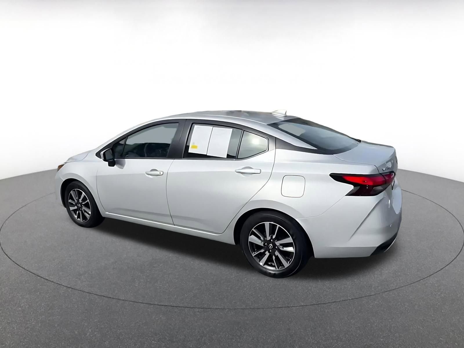 Used 2025 Nissan Versa SV FWD image 10