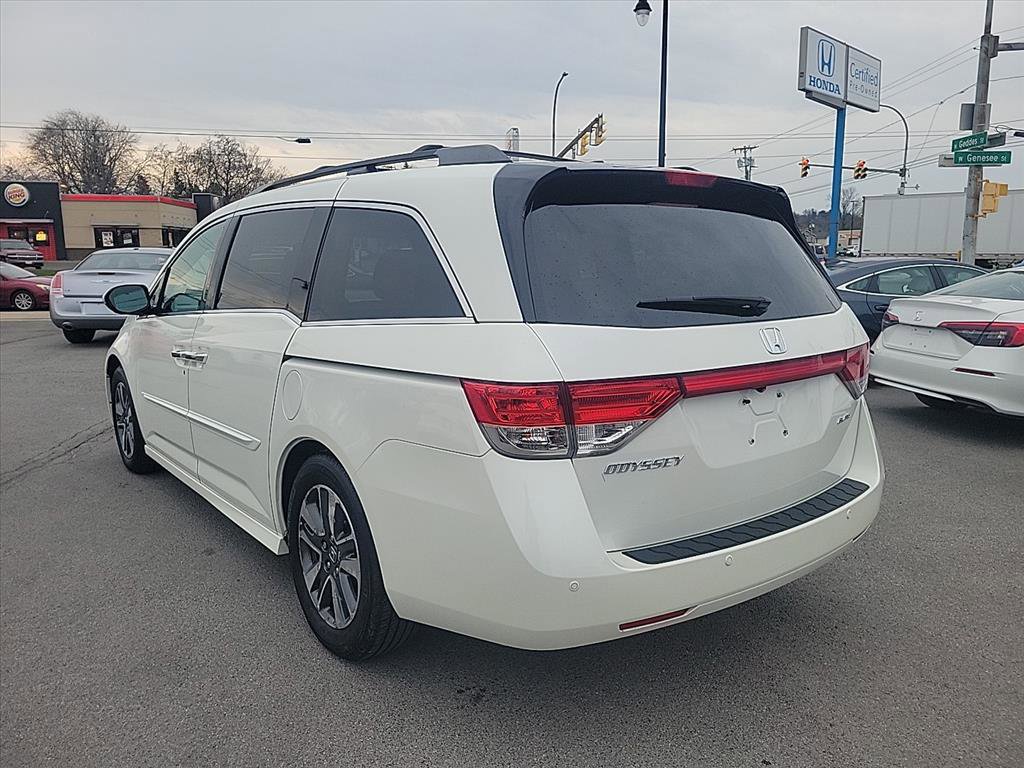 Used 2015 Honda Odyssey Touring Elite image 3