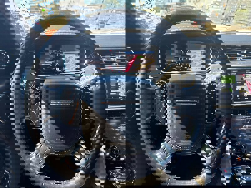 Used 2020 Land Rover Range Rover image 15