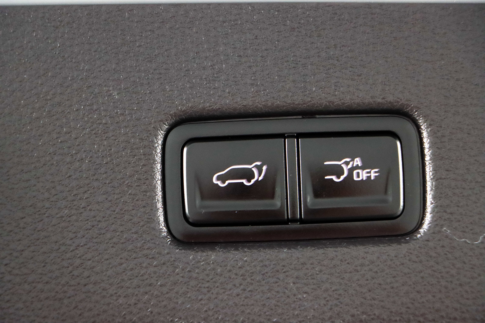 Used 2024 Kia Carnival EX image 31