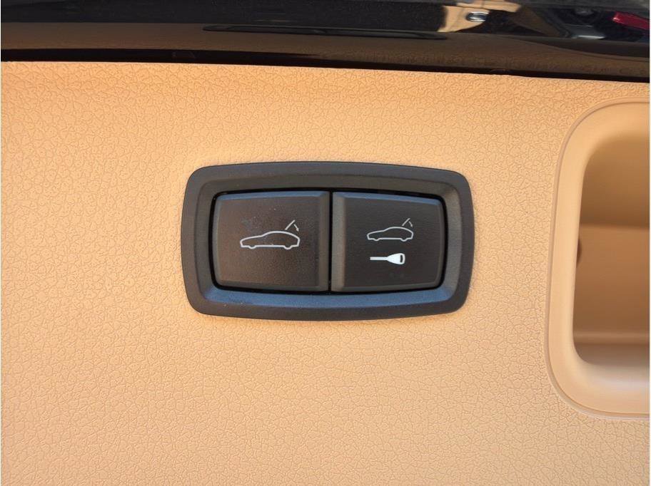 Used 2015 Porsche Macan S AWD/4WD image 8