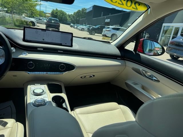 Certified 2023 Genesis GV70 2.5T w/ Advanced Package AWD/4WD image 45
