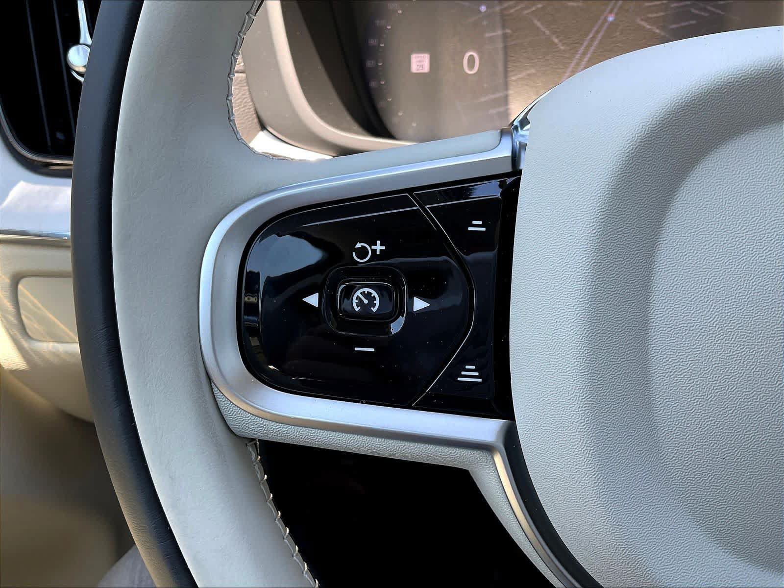 New 2026 Volvo XC60 B5 Ultra w/ Climate Package AWD/4WD image 17