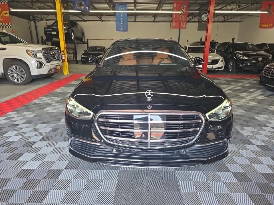 Used 2022 Mercedes-Benz S 580 4MATIC Sedan image 3