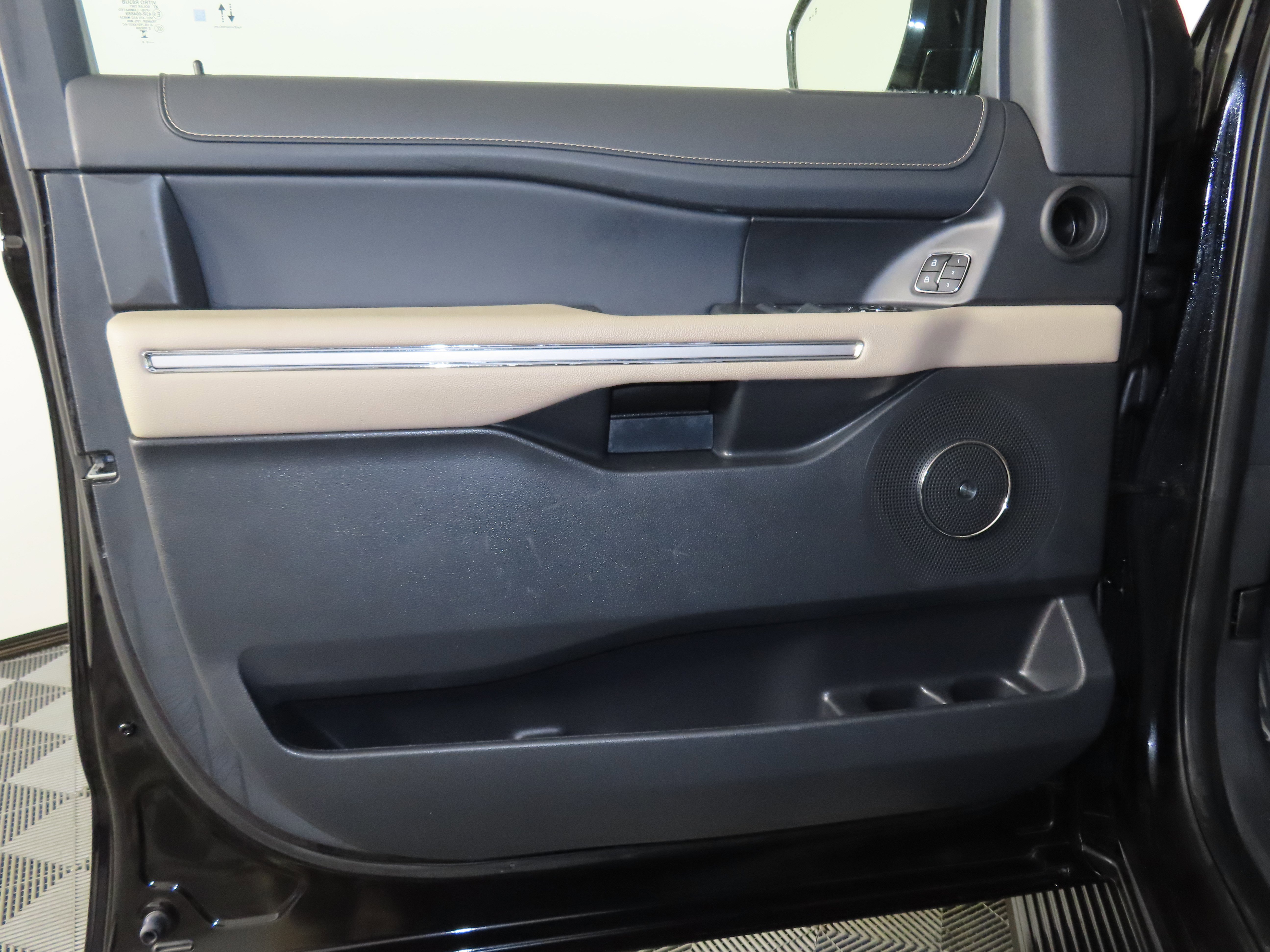 Used 2024 Ford Expedition Max Limited image 55